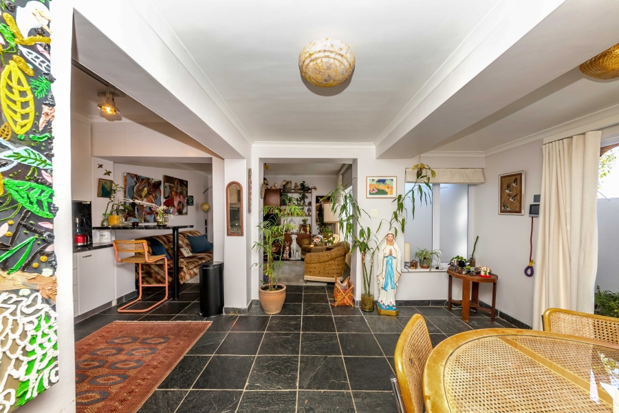 To Let 1 Bedroom Property for Rent in Green Point Western Cape
